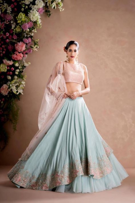 Indian Lehenga Choli, Indian Outfits Lehenga, Wedding Lehenga Designs, Blue Lehenga, Red Lehenga, Indian Bridal Dress, Traditional Indian Outfits, Indian Gowns Dresses, Party Wear Lehenga