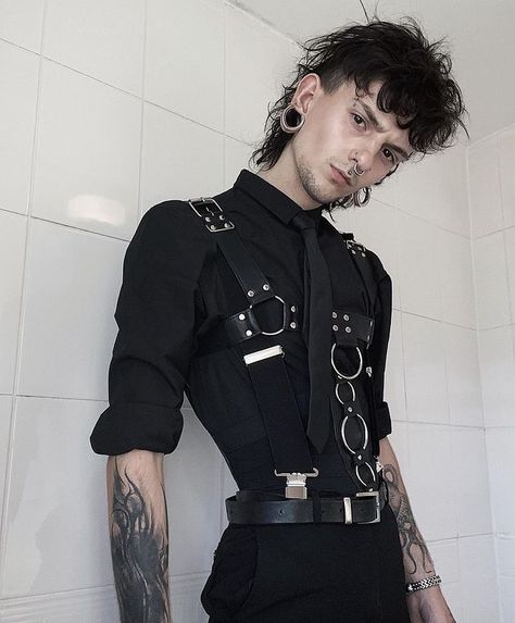 Anarchist Fashion Style, Goth Enby Outfits, Anarchist Aesthetic Fashion, Masculine Goth Fashion, Enby Goth, Goth Masculine Outfits, Masc Goth Makeup, Goth Editorial, Masculine Goth Outfits