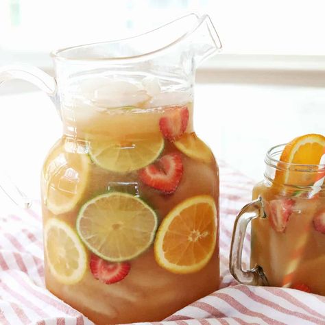 Fruit Punch Homemade Fruit Punch, Easter Brunch Ideas, Easter Brunch Recipes, Fruit Punch Recipe, Orange Julius Recipe, Quick Pasta Dishes, Dragon Fruit Smoothie, Banana Coffee, Orange Cranberry