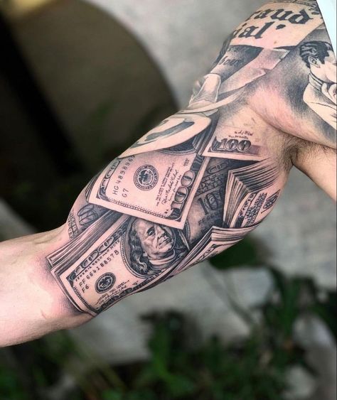 Bankroll Tattoo, 100 Dollar Bill Tattoo, Chicano Tattoos Lettering, Dollar Tattoo, Feminine Shoulder Tattoos, The Best Tattoos, Money Tattoo, Chicano Style Tattoo, Graffiti Tattoo