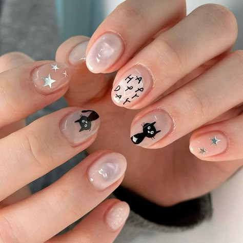 Soft Grunge Nails, Cat Nail Art Designs, Army Nails, Luv Nails, Cat Nail Art, Nail Cute, Cat Nail, Asian Nails, Hippie Nails