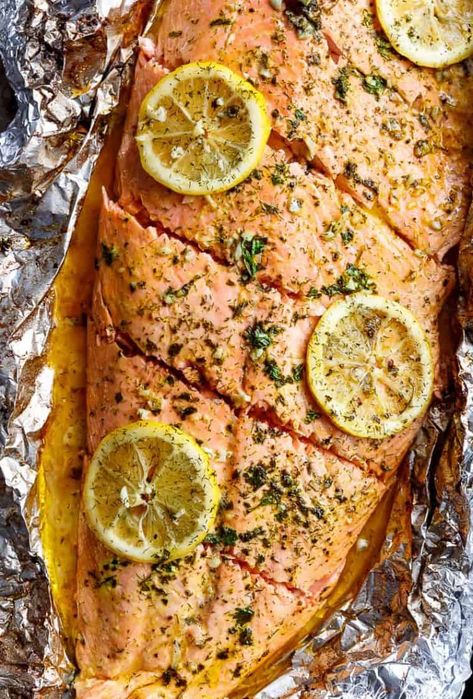 Lemon Butter Garlic Salmon with only a handful of ingredients, with maximum taste and minimal clean up! | https://cafedelites.com Butter Garlic Salmon, Salmon In Foil Recipes, Lemon Butter Salmon, Salmon In Foil, Honey Garlic Salmon, Garlic Butter Salmon, Butter Salmon, Garlic Salmon, Lemon Salmon