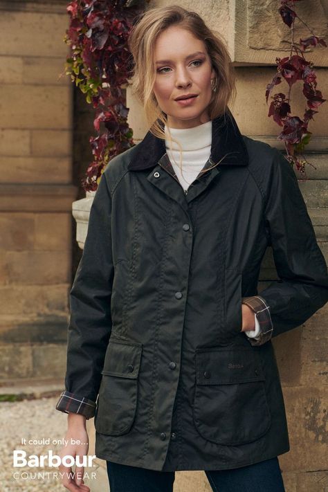 English Country Outfits Women, Barbour Jacket Women Outfit, Barbour Jacket Outfit, Barbour Jacket Women, Barbour Beadnell, Barbour Style, Barbour Women, Jacket Outfit Women, Waxed Cotton Jacket