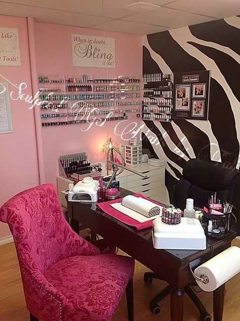 Home Based Nail Salon, Beauty Room Decor Salon, Nail Studio Ideas Small Spaces, Nail Room Ideas, Tech Room, Nail Salon Interior Design, Nail Salon Interior, Beauty Room Salon, Home Hair Salons