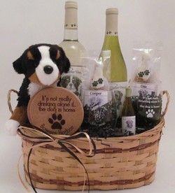 Dog Theme Raffle Basket, Dog Themed Raffle Basket Ideas, Dog Raffle Basket Ideas, Dog Basket Ideas, Dog Lover Gift Basket, Raffle Basket Ideas, Pet Gift Basket, Basket Raffle, Dog Gift Basket