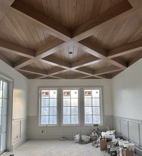 Small Beams Ceiling, Paneled Vaulted Ceiling, Rustic Tray Ceiling Ideas, Dining Room Wood Ceiling, Ceiling Detail Ideas, Ceiling Paneling Ideas, Living Ceiling Design, Sunroom Ceiling Ideas, Coffered Ceiling Ideas Living Room