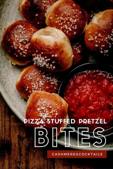 These soft pizza stuffed pretzel bites are a great snack to share with the entire family. Do you have children in the house? Include them in the making of this recipe! There are several steps that they can help with and they're sure to have a great time. #familysnack #kidfriendlyrecipes #familyrecipes #pretzelbites Pretzel Pizza Bites, Stuffed Pretzel Bites, Pizza Pretzel, Pizza Bites Recipe, Marinara Dipping Sauce, Pretzel Pizza, Pretzel Ideas, Stuffed Pretzels, Turkey Pizza