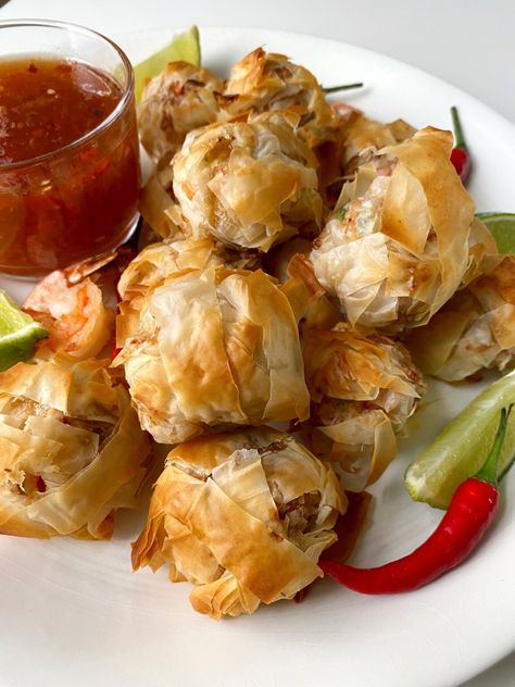 Shrimp Balls Recipe, Shrimp Ball, Crispy Baked Shrimp, Sweet Chili Dipping Sauce, Shrimp Balls, Home Cooked Food, Impressive Appetizers, How To Make Meatballs, Baked Shrimp