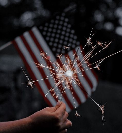 A Risk On Forever, Fourth Of July Pics, 4th Of July Pics, July Aesthetic, 4th Of July Wallpaper, Americana Aesthetic, American Flag Wallpaper, Forth Of July, Happy Birthday America