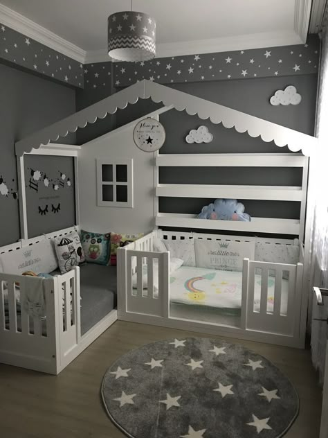 Kid Bedroom Aesthetic, Blue Kid Bedroom, Kid Bedroom Storage, Kid Bedroom Bloxburg, Bedroom Bloxburg Ideas, Bedroom Book Storage, Bedroom Ideas Bloxburg, Kids Bed Design, Kid Bedroom Ideas