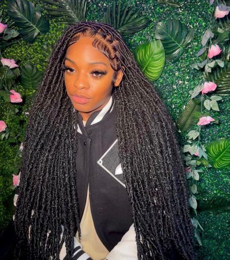 Faux Locs Marley Hair, Sleek Braided Ponytail, Soft Locs, Birthday Hairstyles, Feed In Braids Hairstyles, Goddess Braids Hairstyles, Faux Locs Hairstyles, Braided Cornrow Hairstyles, Cute Box Braids Hairstyles