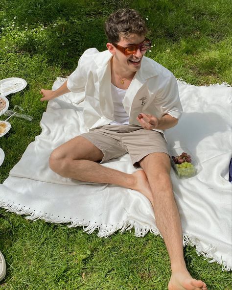 Picnic Attire, Picnic Date Outfits, Picnic Outfit Summer, Garden Party Outfit, Picnic Outfit, Party Outfit Men, Masc Outfits, Garden Picnic, Aesthetic Outfits Men