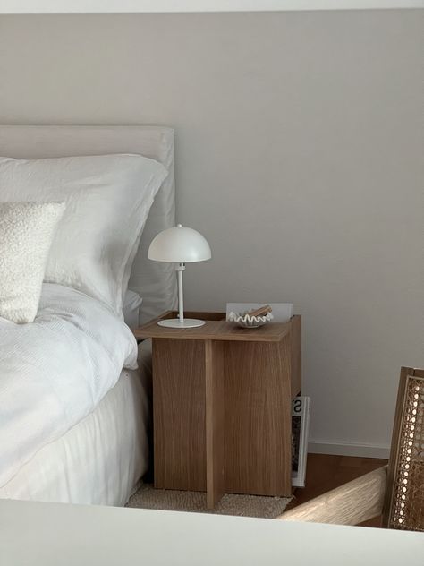 Scandinavian Bedside Lamp, Lamp Japandi, Bed Side Lamp, Japandi Interior Design, Japandi Home, Side Lamp, Side Lamps, Bedside Cabinet, Bedside Lamp