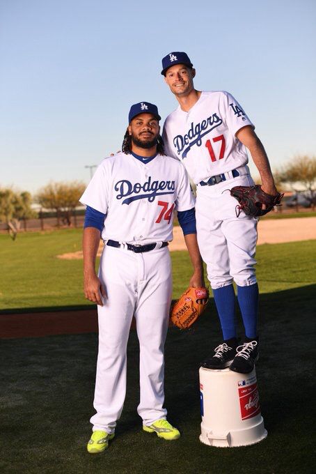 Kenley Jansen and joe Kelly Joe Kelly, Bleed Blue, Baseball Guys, I Love La, Baseball Team, Los Angeles Dodgers, All Star, Sports Jersey, Angeles