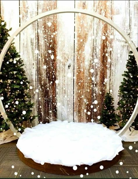 Snowglobe Photo Booth, Diy Christmas Photo Backdrop, Winter Wonderland Photoshoot, Winter Wonderland Home Decor, Wonderland Home Decor, Christmas Photo Background, How To Decorate For Christmas, Christmas Photo Backdrop, Christmas Winter Wonderland