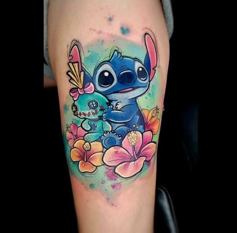 Disney Characters Tattoos, Disney Stitch Tattoo, Lilo And Stitch Tattoo, Disney Sleeve Tattoos, Stitch Tattoo, Tatuaje A Color, Piercing Studio, Cartoon Tattoos, Grey Tattoo