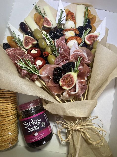 Charcuterie Bouquet, Charcuterie Gift Basket, Food Plating Design, Charcuterie Board Meats, Say It With Flowers, Charcuterie Gifts, Food Bouquet, Best Gift Baskets, Antipasto Platter