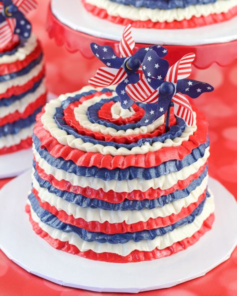 Happy Independence Day! Swipe to see what I made to sell versus what I made for us ♥️🤍💙 Tried to be less predictable and bring something other than cake for dessert today. Didn't tell my mom and we showed up two hours from home with the exact same dessert 😂 Swipe to see our twinning fruit pizzas. Hers is top left, mine is bottom right. Hers was definitely prettier and tastier 🍓🫐 #july4th #cake #fruitpizza #patrioticdesserts #fruitydessert #strawberries #blueberries #rufflecake #redwhiteandblue Fruit Pizzas, Patriotic Desserts, Strawberries Blueberries, Ruffle Cake, Cake Inspo, Fruit Pizza, Fruity Desserts, Happy Independence, Happy Independence Day