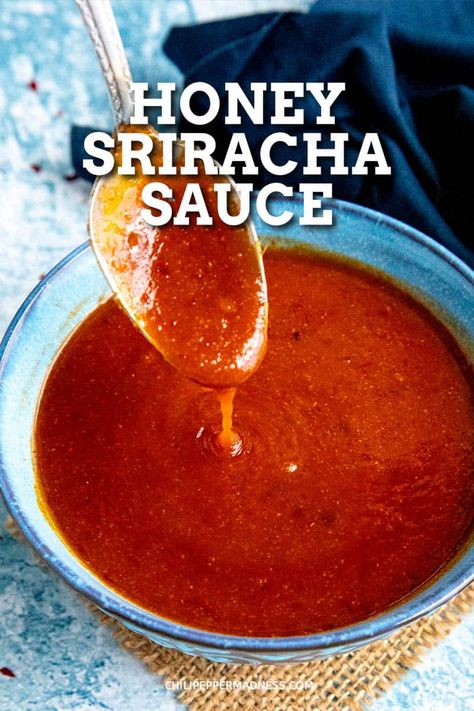 Siracha Recipes, Hot Wing Sauce Recipe, Sriracha Sauce Recipe, Spicy Sauce Recipe, Chicken Wing Sauce Recipes, Hot Honey Recipe, Honey Chicken Wings, Honey Sriracha Sauce, Honey Sriracha Chicken