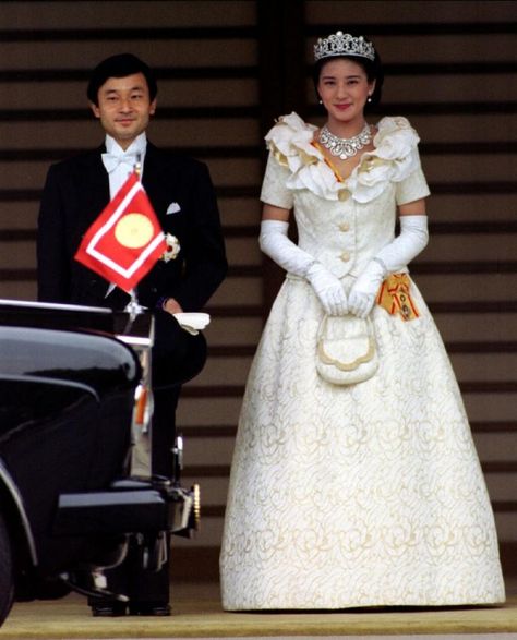 Princess Masako Japan Wedding Dress, Most Expensive Wedding Dress, Famous Wedding Dresses, Expensive Wedding Dress, Kate Und William, Royal Wedding Gowns, Japan Wedding, Hanae Mori, Queen Princess