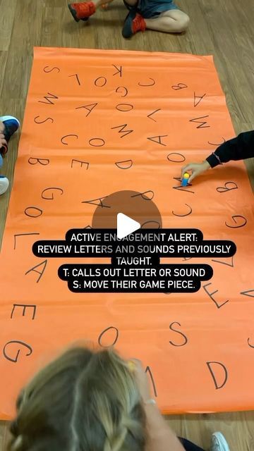 Sharyn Kish on Instagram: "We play this review game with cars and it’s a big hit. You can also use game pieces such as colored cubes. Try it with your skill groups and let me know how they like it! 

#kinder #kindergarten #phonics #kindergartenactivities #prek #preschoolactivities #phonicsactivities #firstgrade #firstgradeteacher #primaryteacher #teachersfollowteachers #teacherspayteachers #teachersofinstagram #homeschool #explorepage #explore @imse_og @elevateyourclassroom" Initial Sounds Games, Memorization Games, Games For Big Groups, Games Kindergarten, Structured Literacy, First Grade Phonics, Kindergarten Phonics, Initial Sounds, Phonics Games