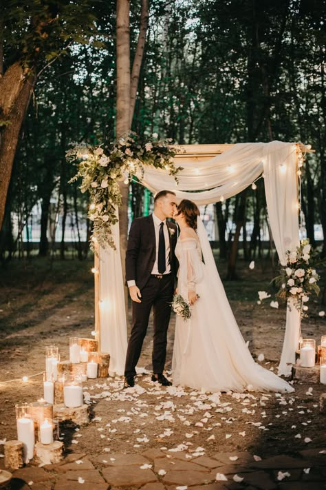 Planning 2023, Wood Wedding Arches, Arches Wedding, Bougainvillea Wedding, Hot Pink Wedding, Wedding Arches Outdoors, Wedding Archway, Wedding Alters, Wedding Arch Rustic