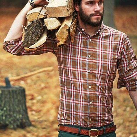 Mountain man Lumberjack Style, Plaid Shirt Outfits, Mountain Men, Mens Fashion Rugged, Back To Nature, Lumberjack, In The Woods, Bearded Men, Plaid Flannel