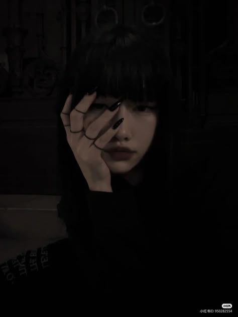 Dark Korean Aesthetic, Miu Hinasaki, Anime Cybercore, Constant Nightmares, Korean Goth, Dark Ulzzang, Aesthetic Pfp Ideas, Beige App Icons, Aesthetic Pp