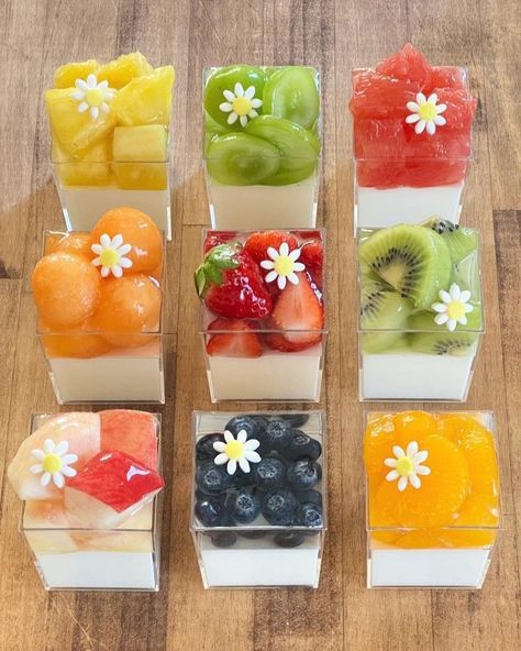 Bake Sale Packaging, Mini Dessert Recipes, Iced Drinks Recipes, Jelly Desserts, Jello Desserts, Party Food Buffet, Dessert Photography, Fruity Desserts, Fruit Jelly