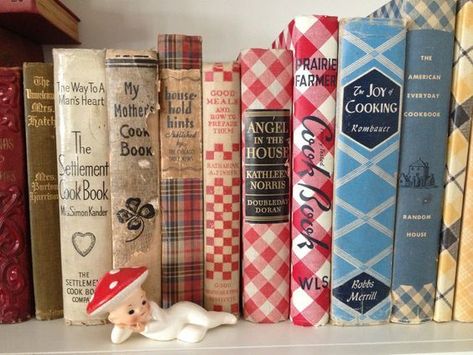 Thrift Tips, Living Vintage, Vintage Baking, Vintage Cooking, Cook Books, Grandmas House, Vintage Cookbooks, 2024 Vision, Book Shelf