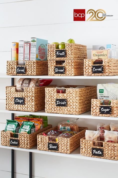 Pantry Wicker Baskets, Storage Baskets For Pantry, Baskets In Pantry, Organize Food Pantry, Home Organization Pantry, Realistic Pantry Organization, Super Pantry, Organizing Kitchen Pantry, Labels For Baskets