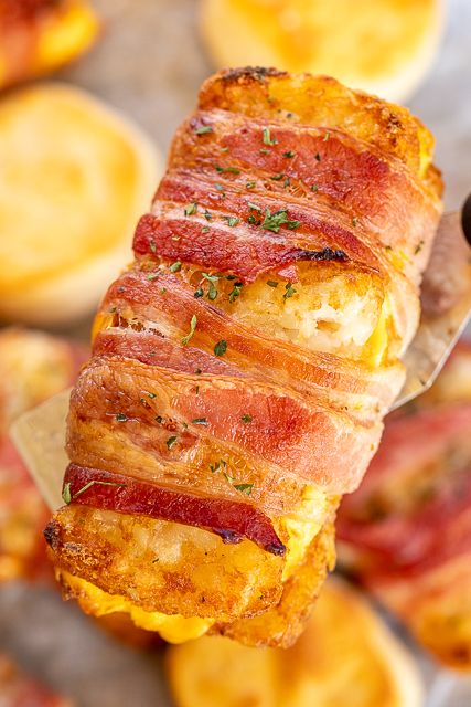 Bacon Wrapped Egg & Cheese Hash Browns - seriously DELICIOUS!!! Frozen hash brown patties stuffed with scrambled eggs and cheddar cheese and wrapped in bacon. Best breakfast EVER!!! Can make as many as you need at a time. Can assemble ahead of time and refrigerate or freeze for later. #breakfast #brunch #hashbrowns #bacon #baconeggcheese #freezermeal Brunch Hashbrowns, Cheese Hashbrowns, Frozen Hash Brown Patties, Hash Brown Patties, Frozen Hashbrowns, Crescent Recipes, Bacon Egg And Cheese, Hashbrown Recipes, Fast Foods