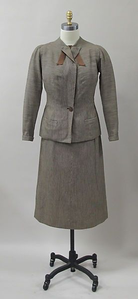 1940s Suit, Manchester Art, Fashion 1940s, Charles James, German Fashion, Houndstooth Jacket, 1940s Fashion, Historical Fashion, Metropolitan Museum Of Art