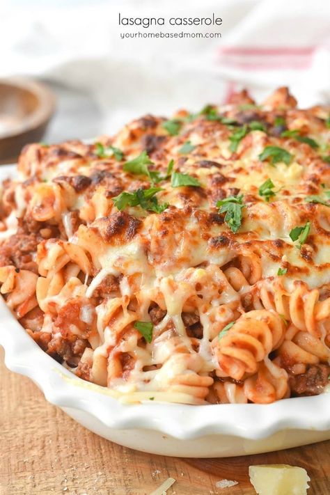 Lasagna Casserole has all the elements of the traditional lasagna.  It has the noodles, the meat, the cheese, the sauce but the process is quick and easy! Lasagna Casserole, Traditional Lasagna, Easy Dinners, The Sauce, Easy Pasta, Casserole Dish, Main Meals, Clean Eating Snacks, Casserole Recipes