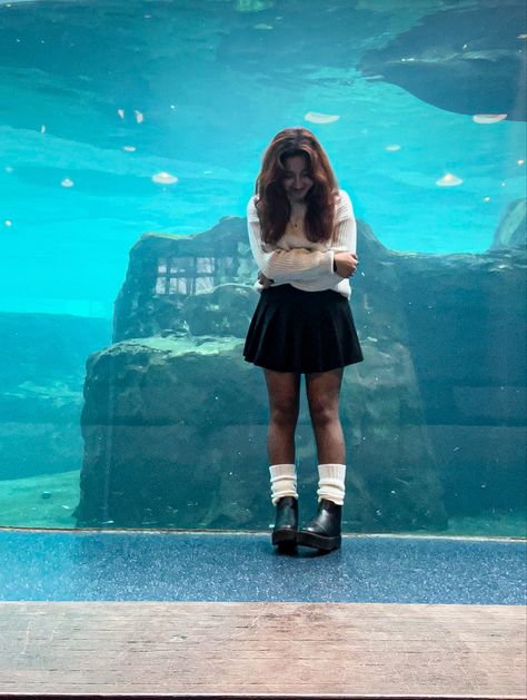 Outfits For Aquarium Date, Coquette Date Outfit, Aquarium Aesthetic Outfit, Cute Aquarium Outfit, Aquarium Date Outfit, Aquarium Outfit Ideas, Aquarium Outfit, Ootd Poses, Clothing Sketches