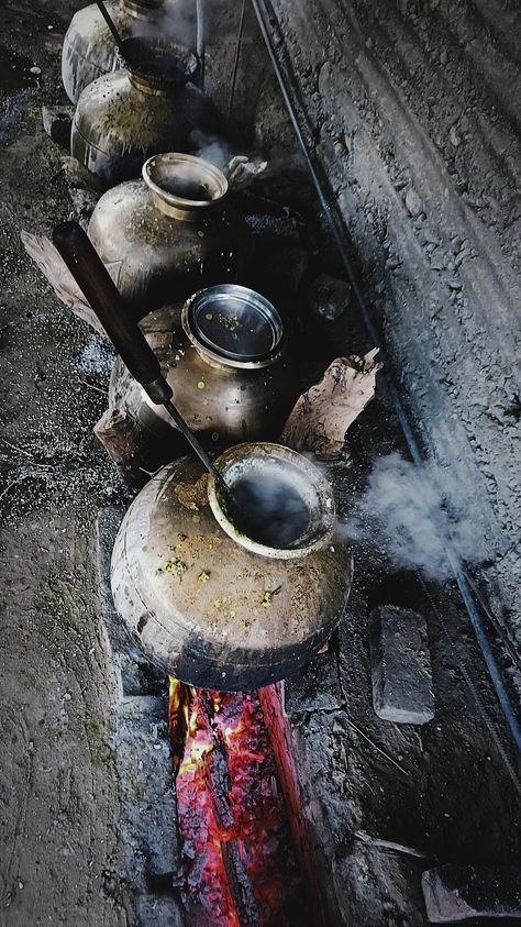 We all know about the Kashmiri Waazwan but did you know that a similar kind of treat awaits you in the gorgeous state of Himachal Pradesh? Himachali Dham, Himachal Pradesh, Slow Cooker, Did You Know, Quick Saves