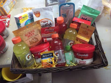 Cold Get Well Basket, Health Care Gift Basket, Recovery Basket Care Packages, Stomach Bug Gift Basket, Comfort Items When Sick, Sick Basket Ideas, Sick Care Package For Boyfriend, Get Well Food Basket, Sick Care Basket