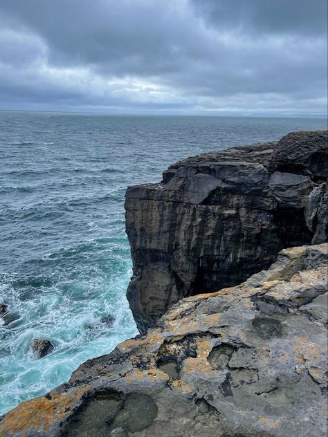 Cliff Side Aesthetic, Cliff Aesthetic Night, Beach Cliff Aesthetic, Cliff Overlooking Ocean, Ocean Side Aesthetic, Sea Cliff Aesthetic, Edge Of Cliff Aesthetic, House On Cliff Ocean, Cliff Aesthetic Dark