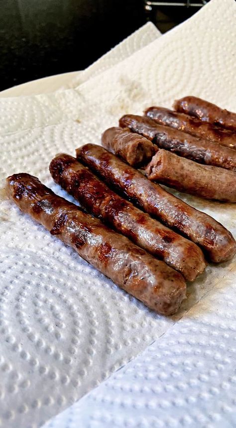 How to Cook Breakfast Sausage Links Baked Sausage Links In Oven, What To Make With Sausage, Breakfast Sausage In Oven, Breakfast Sausage Links, Cook Breakfast, Fried Sausage, Fried Breakfast, Fresh Breakfast, Sausage Bake