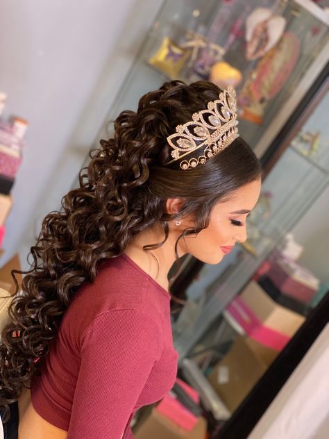 Quinceanera Hairstyles Half Up Half Down, Sweet 16 Hairstyles, Hair Quince, Red Quince, Quince Hairstyles With Crown, Quinceanera Hairstyles, Hairstyles Bun, Quince Hairstyles, Quince Dresses