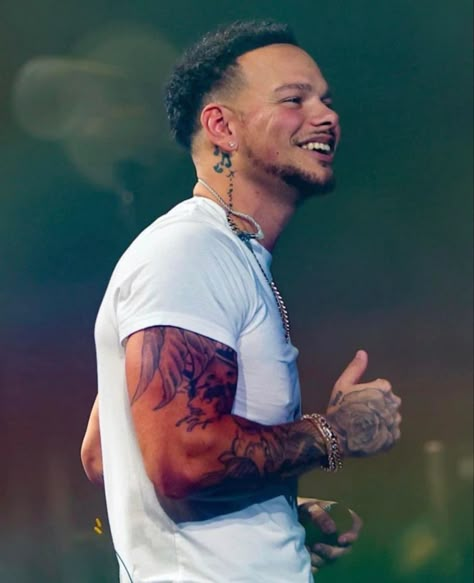 Kane Brown Wallpaper, Kane Brown Songs, Kane Brown Music, Bailey Zimmerman, Black Bratz Doll, Kane Brown, Fine People, Bff Necklaces