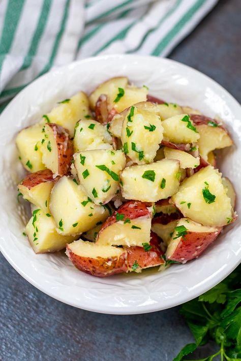 Parsley Buttered Red Potatoes, Buttered Red Potato Recipes, Butter Parsley Red Potatoes, Parsley Red Potato Recipes, Red Potato Dinner Ideas, Boil Potato Recipes, Buttered Red Potatoes, Butter Red Potato Recipes, Buttered Parsley Potatoes