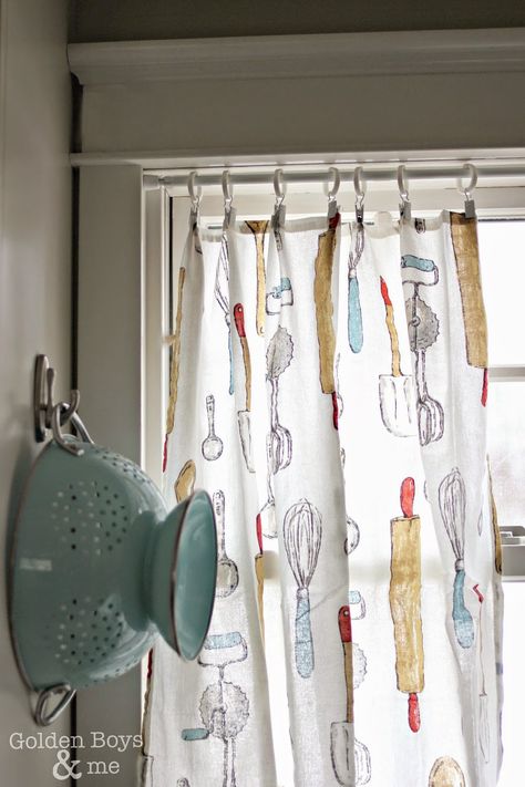 Easy DIY curtains made with kitchen towels-www.goldenboysandme.com Trailer Curtains, Towel Curtains, Home Made Camper Trailer, Golden Boys And Me, Curtains Diy, Kitchen 2020, Kitchen Breakfast Nooks, Camper Decor, Kitchen Dish Towel