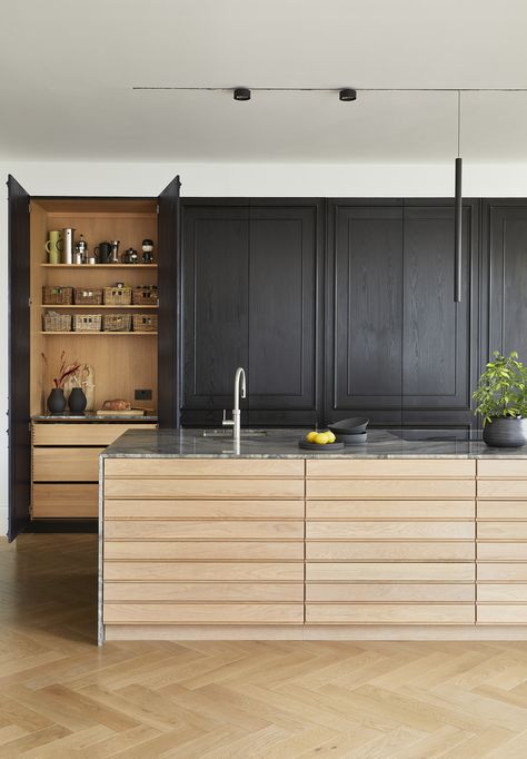 Transform your space with this majestic charcoal kitchen, with dark and dramatic cabinetry, where elegance meets modern design. #KitchenGoals #InteriorDesign #ModernLiving https://www.solakitchens.com/majestic-charcoal/