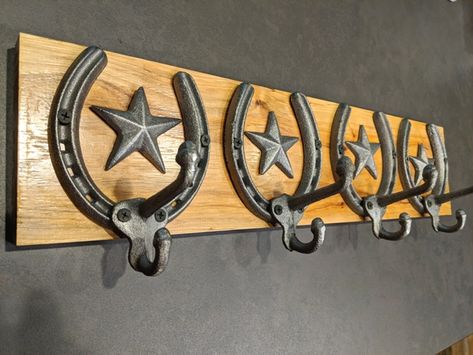 Horseshoe Hooks, Folding Table Legs, Horse Barn Ideas Stables, Horseshoe Projects, Industrial Style Furniture, Horseshoe Crafts, Home Storage Solutions, Horseshoe Art, Horse Barns