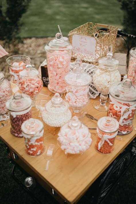 Candy Bar Engagement Party, Sweets At Wedding, Lolly Table Wedding, Wedding Lolly Bar, Lolly Bar Wedding, Pick And Mix Wedding, Wedding Favor Candy Bar, Boho Candy Bar, Candy Corner Ideas