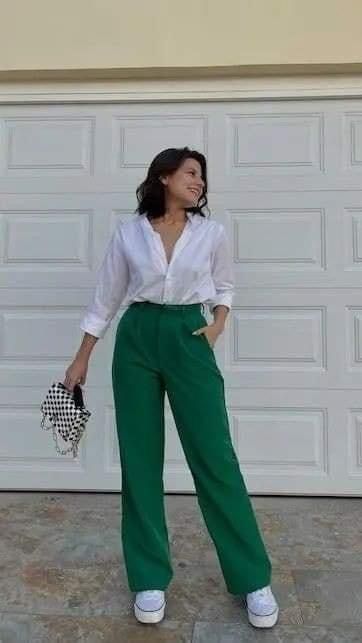 Green Wide Trousers Outfit, Green Trousers Outfit Women Color Combos, Bright Green Pants Outfit, Green Slacks Outfit Women, How To Style Green Pants, Wide Trousers Outfit, Green Wide Leg Pants Outfit, Green Trousers Outfit, Slacks Outfit