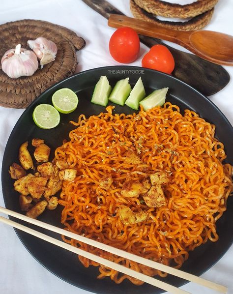 Korea Food Photography, Ramen With Chicken, Ramen Spicy, Spicy Chicken Noodles, Korean Ramen, Photography Food Styling, Chicken Fry, Korea Food, Sending Prayers