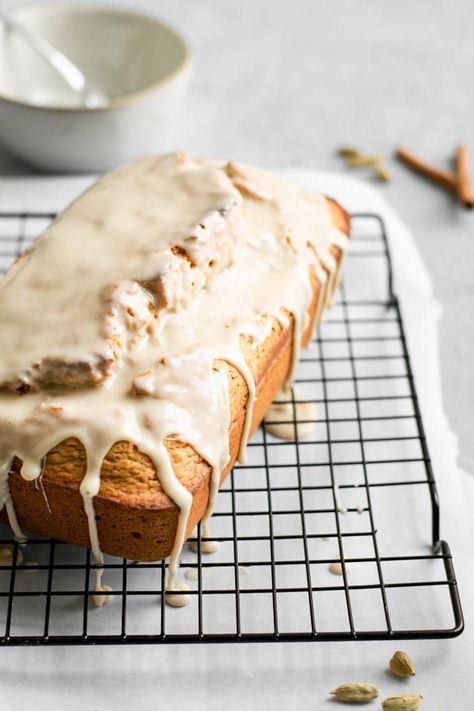 Spice Loaf Cake, Chai Glaze, Spice Loaf, Fall Bread Recipes, Easy Cakes To Make, Plant Based Food, Ipanema Beach, Chai Recipe, Cake Vegan