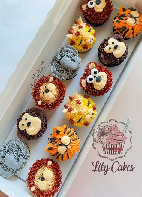 Animal Cupcakes Easy, Animals Cupcakes, Zebra Cupcakes, Novelty Cupcakes, Safari Cupcakes, Fall Cupcakes, Cupcake Cake Designs, Elegant Birthday Cakes, Torte Cupcake